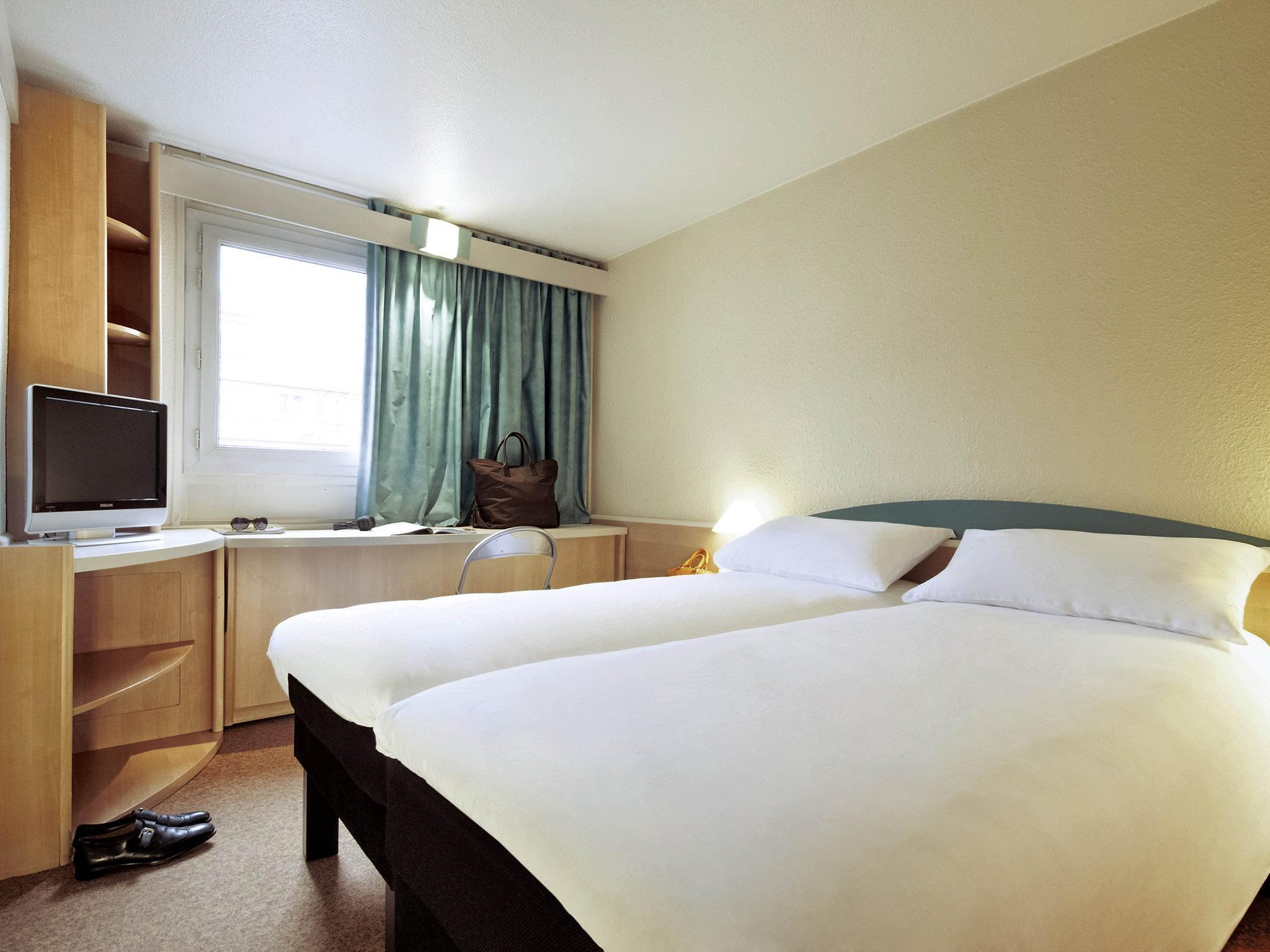 Ibis Marne la Vallée Noisy Extérieur photo