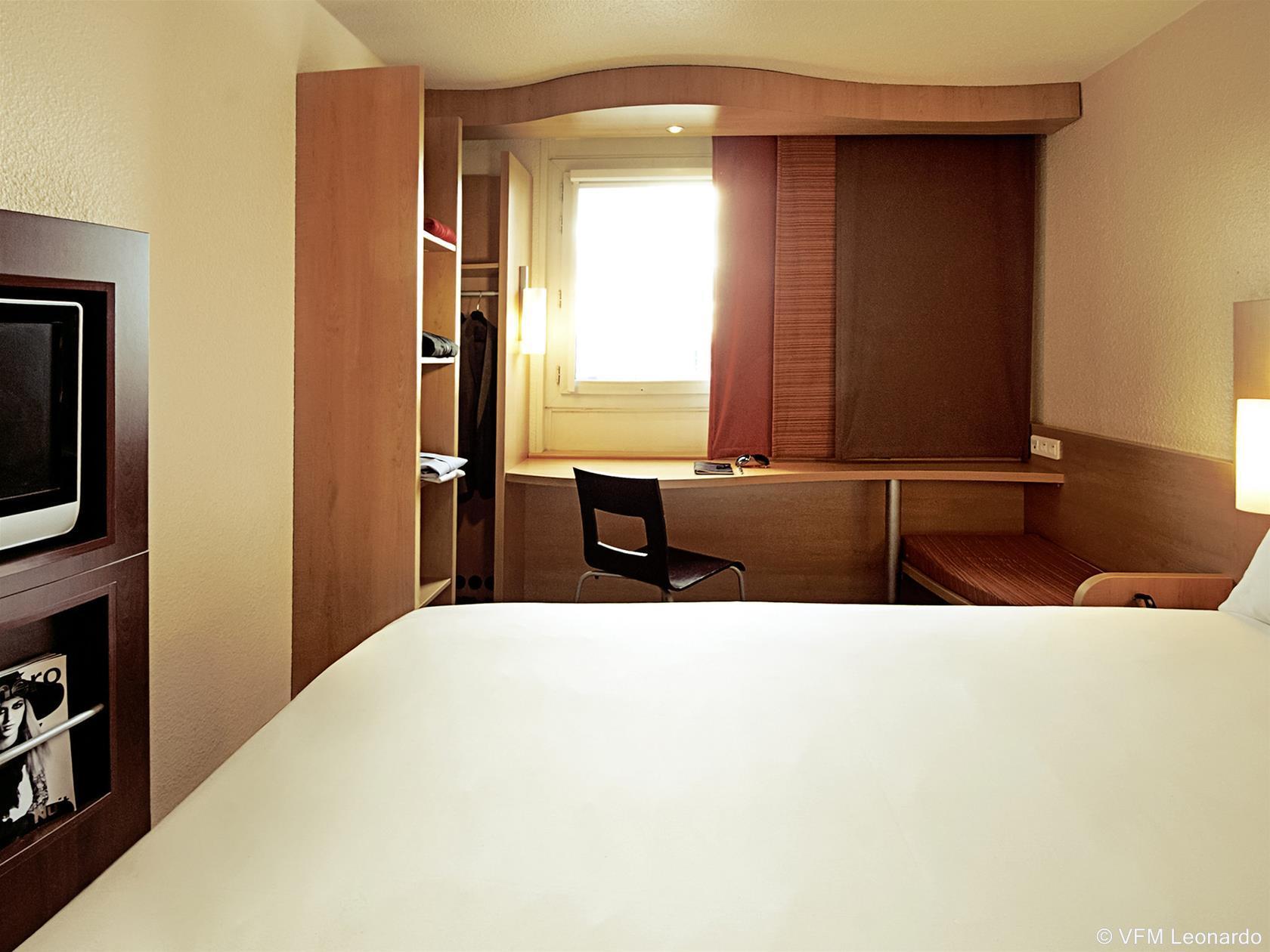 Ibis Marne la Vallée Noisy Extérieur photo