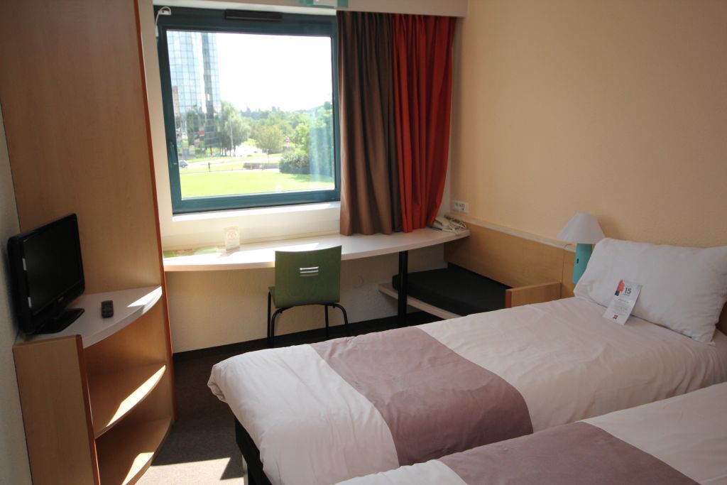 Ibis Marne la Vallée Noisy Extérieur photo