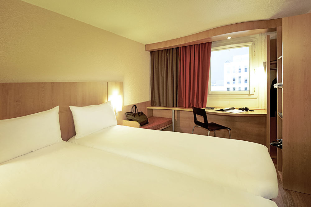 Ibis Marne la Vallée Noisy Extérieur photo